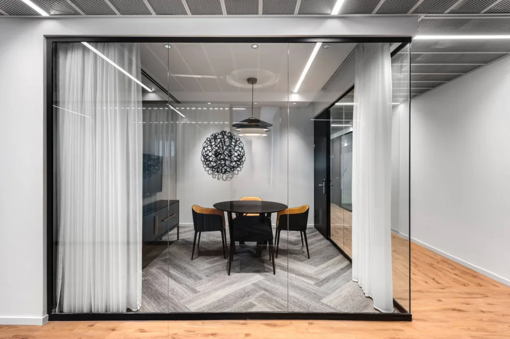 regus1.jpg